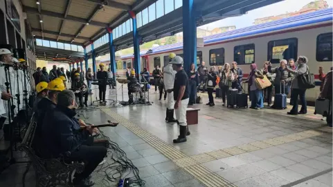 Turistik Karaelmas Ekspresi, 3