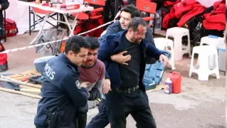 Tatbikatta, yaralı yakınlarının feryatları gerçeği aratmadı