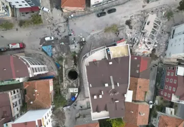 12 bina mühürlendi; 45 aile tahliye edildi...