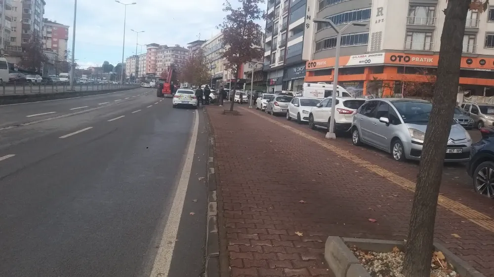 Ambulans ile otomobil çarpıştı...