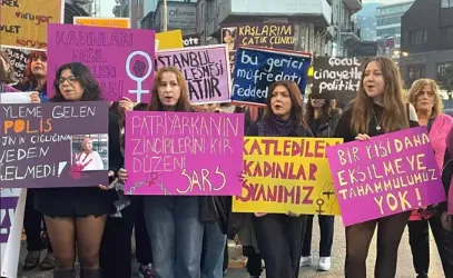 Kadınlara yönelik ş*ddet ve c*nayetler protesto edildi...