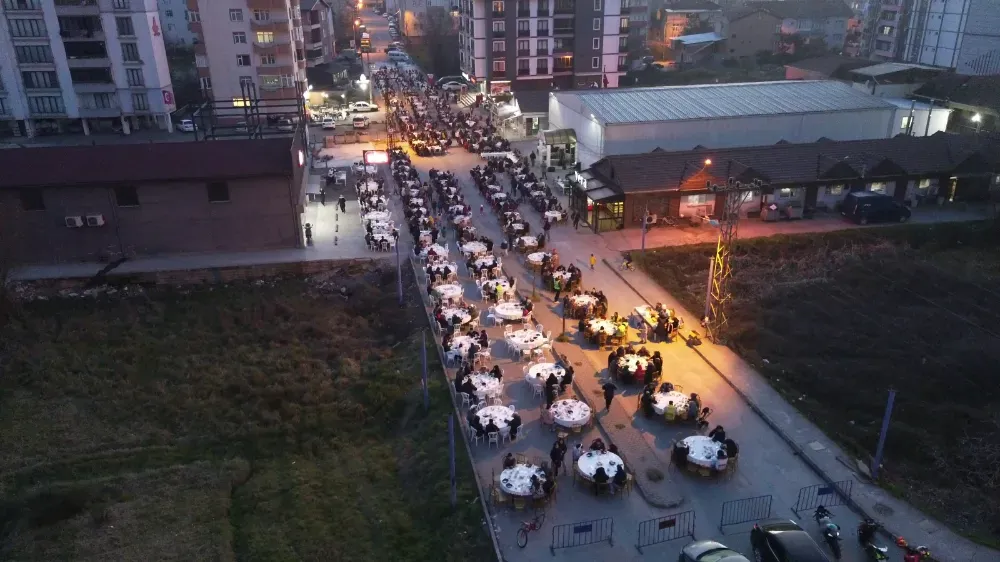 GÜLÜÇ BELEDİYESİNİN DÜZENLEDİĞİ İFTAR PROGRAMI YOĞUN KATILIMLA GERÇEKLEŞTİ