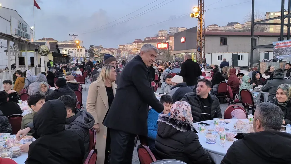 GÜLÜÇ BELEDİYESİNİN DÜZENLEDİĞİ İFTAR PROGRAMI YOĞUN KATILIMLA GERÇEKLEŞTİ