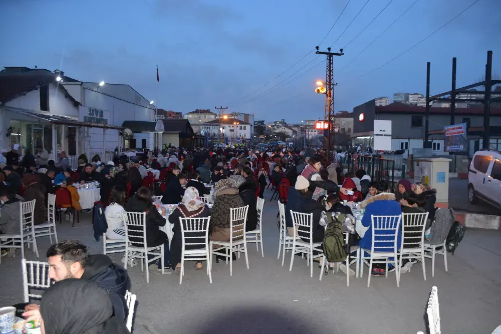 GÜLÜÇ BELEDİYESİNİN DÜZENLEDİĞİ İFTAR PROGRAMI YOĞUN KATILIMLA GERÇEKLEŞTİ