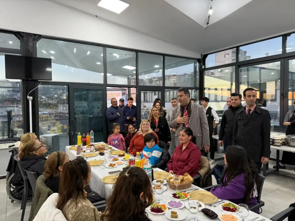 Roman Vatandaşlarla Ramazan Sofrasında Gönül Buluşması