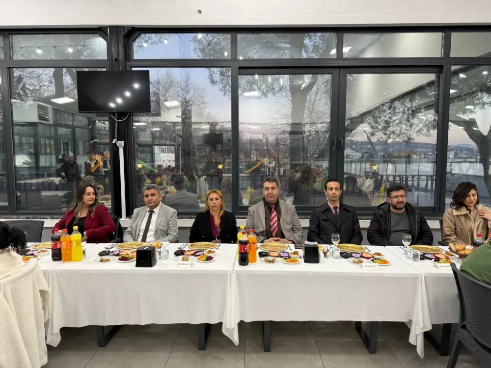 Roman Vatandaşlarla Ramazan Sofrasında Gönül Buluşması