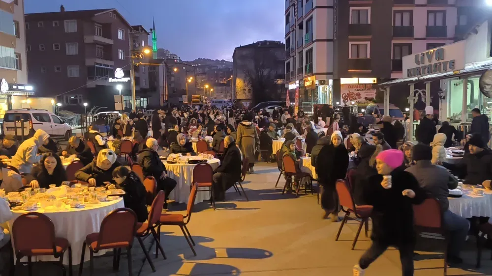 GÜLÜÇ BELEDİYESİNİN DÜZENLEDİĞİ İFTAR PROGRAMI YOĞUN KATILIMLA GERÇEKLEŞTİ