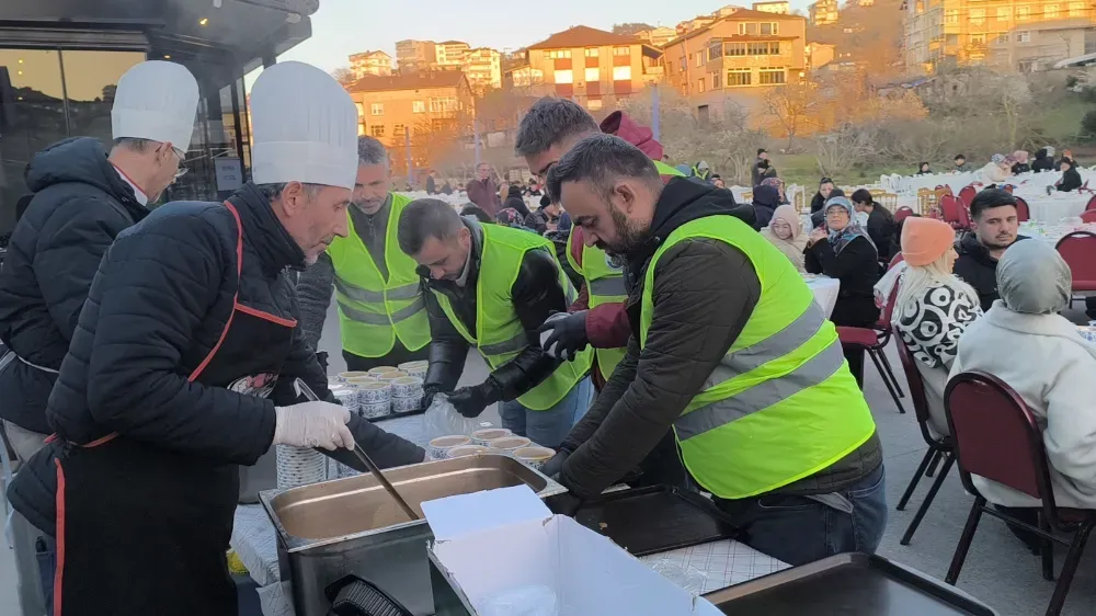 GÜLÜÇ BELEDİYESİNİN DÜZENLEDİĞİ İFTAR PROGRAMI YOĞUN KATILIMLA GERÇEKLEŞTİ