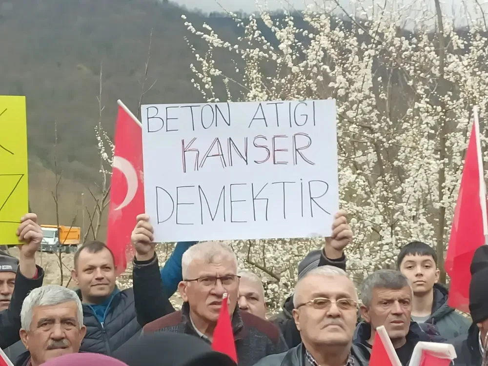Köylüler beton santraline karşı eylem başlattı