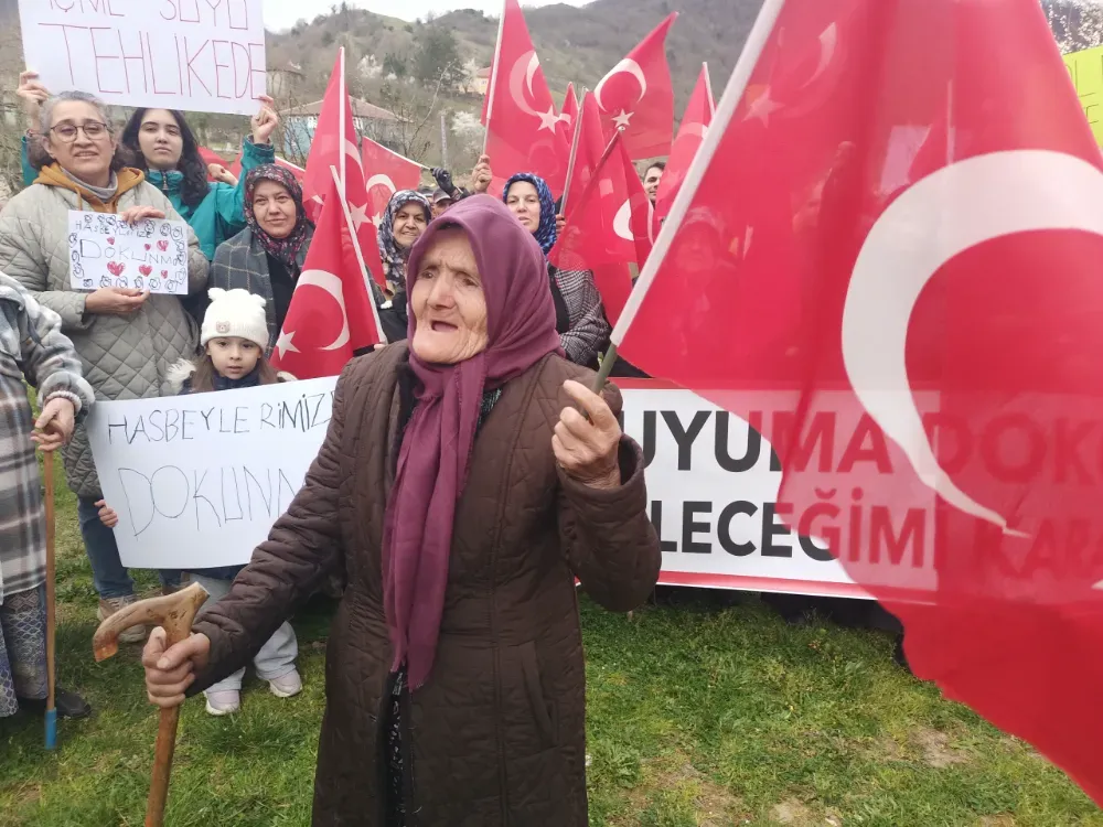 Köylüler beton santraline karşı eylem başlattı