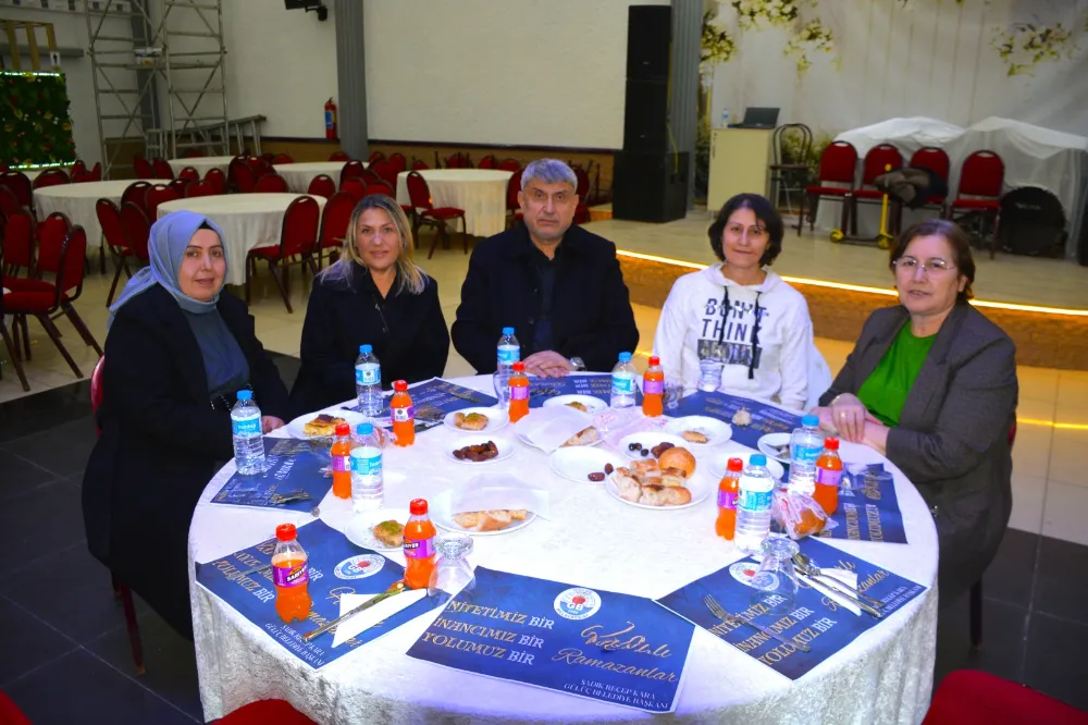 Gülüç Belediye Başkanı Sadık Recep Kara Personelle İftar Sofrasında Buluştu