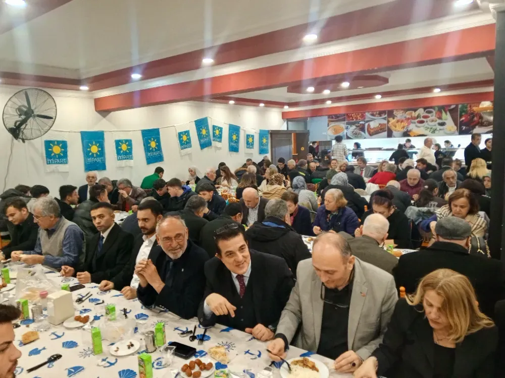İYİ Parti’nin İftar Programına Yoğun Katılım: Salonlara Sığmadılar