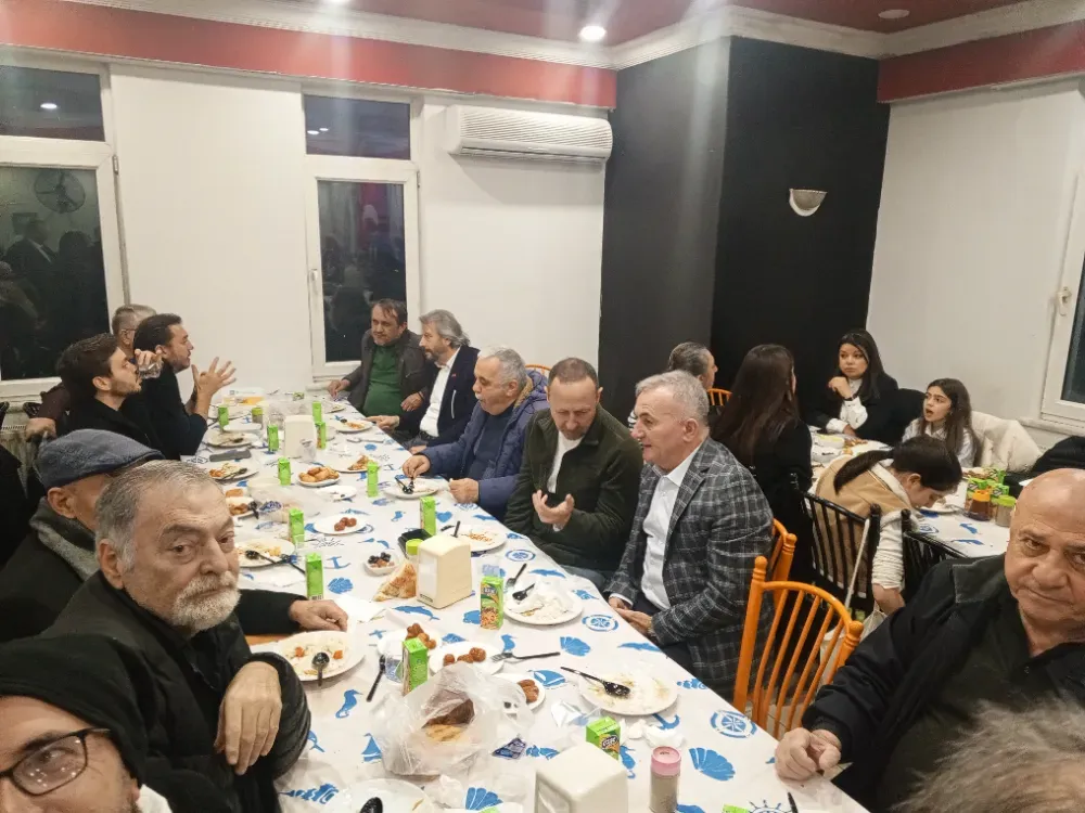 İYİ Parti’nin İftar Programına Yoğun Katılım: Salonlara Sığmadılar